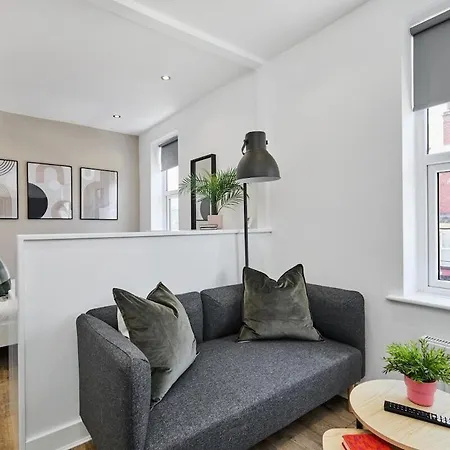 Homely Hotel-style In