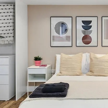 Homely Hotel-style In *