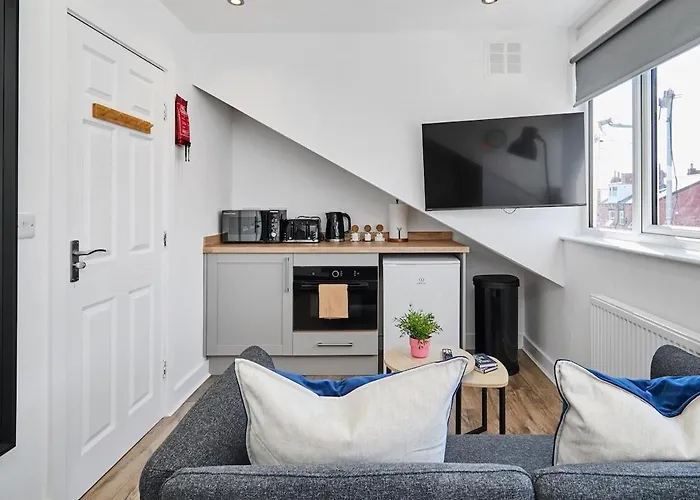 Апартаменти Homely Hotel-style In Лідс