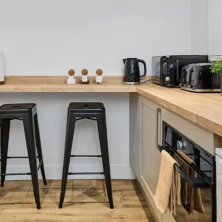 Homely Hotel-style In Apartment