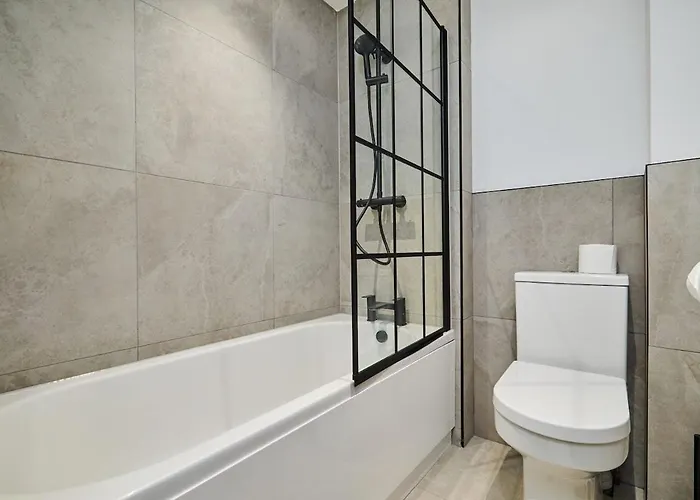 Homely Hotel-style In Apartment